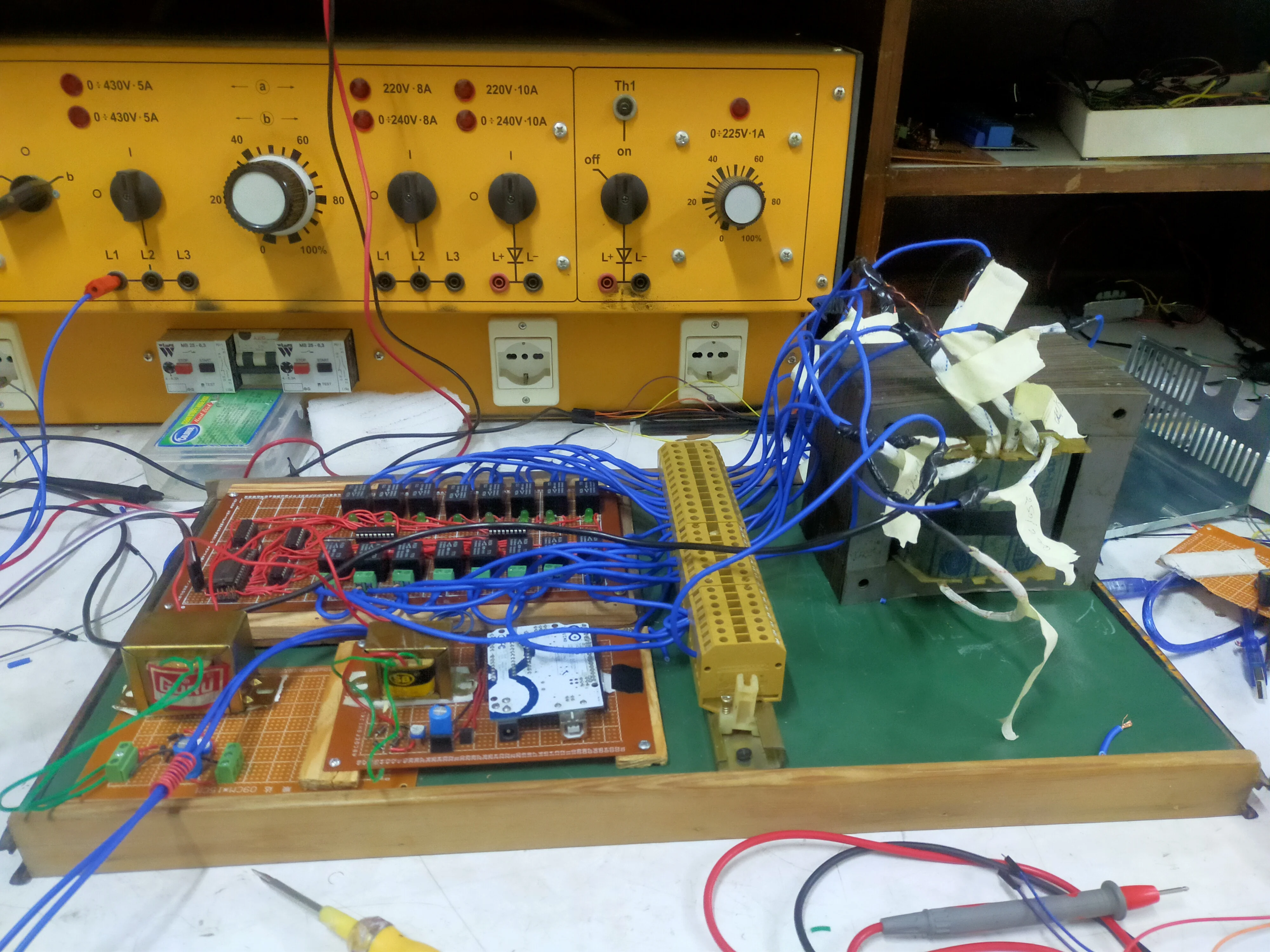 Voltage stabilizer prototype testing
